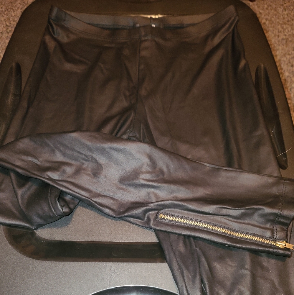 Pleather leggins